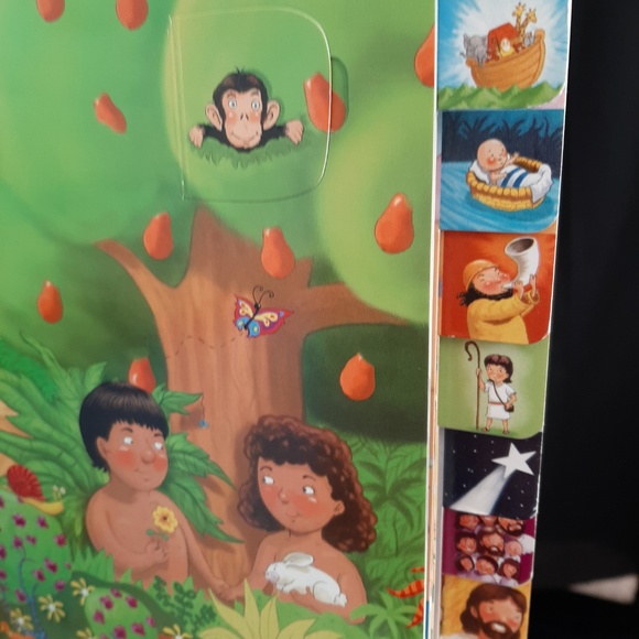 NWOT Flap and Tab Book for Little Fingers - Picture 4 of 4